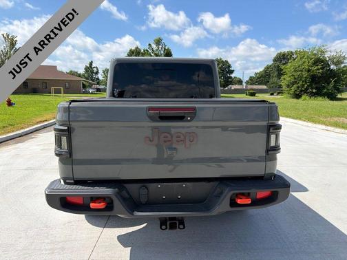 Sting-Gray Clearcoat 2023 Jeep Gladiator Mojave 4x4