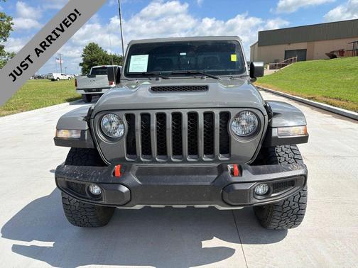 Sting-Gray Clearcoat 2023 Jeep Gladiator Mojave 4x4