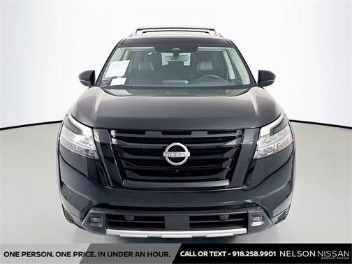 2023 Nissan Pathfinder SL 4WD