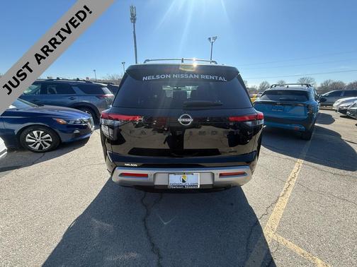 2023 Nissan Pathfinder SL 4WD