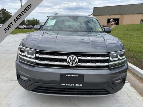 Platinum Gray Metallic 2019 Volkswagen Atlas 3.6L SE