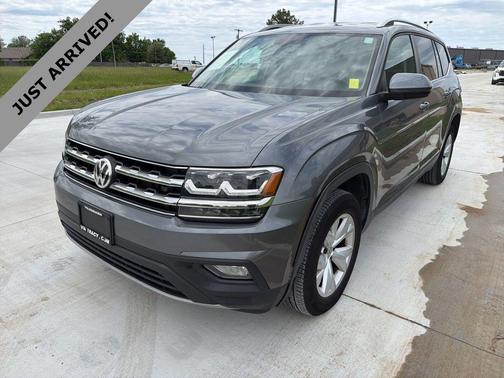 Platinum Gray Metallic 2019 Volkswagen Atlas 3.6L SE