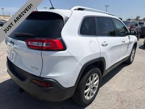 Bright White Clearcoat 2014 Jeep Cherokee Latitude