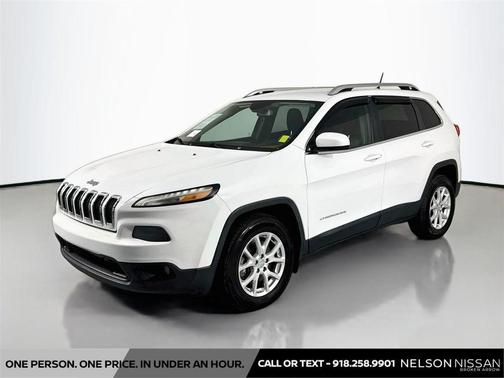 Bright White Clearcoat 2014 Jeep Cherokee Latitude