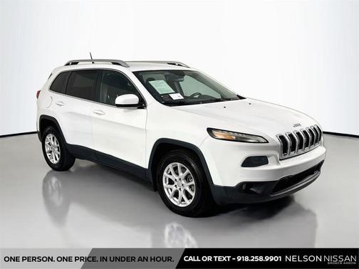 Bright White Clearcoat 2014 Jeep Cherokee Latitude