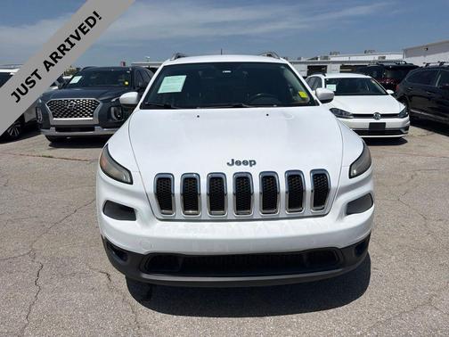 Bright White Clearcoat 2014 Jeep Cherokee Latitude