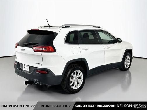 Bright White Clearcoat 2014 Jeep Cherokee Latitude
