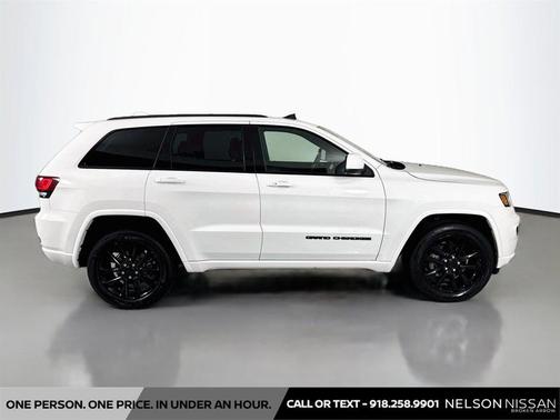 Bright White Clearcoat 2019 Jeep Grand Cherokee Altitude