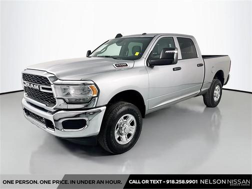 2024 RAM 2500 Tradesman Crew Cab 4x4 6'4' Box