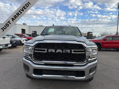 2024 RAM 2500 Tradesman Crew Cab 4x4 6'4' Box