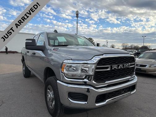 2024 RAM 2500 Tradesman Crew Cab 4x4 6'4' Box