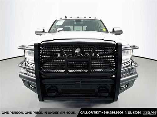 2022 RAM 3500 Laramie Crew Cab 4x4 8' Box