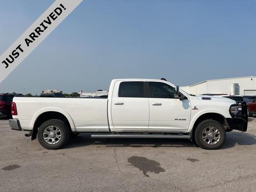 2022 RAM 3500 Laramie Crew Cab 4x4 8' Box