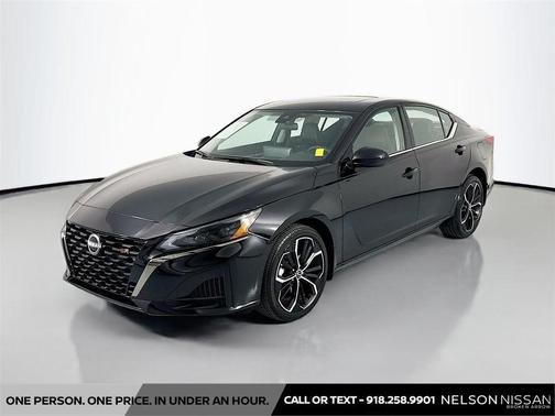 Super Black 2025 Nissan Altima SR AWD