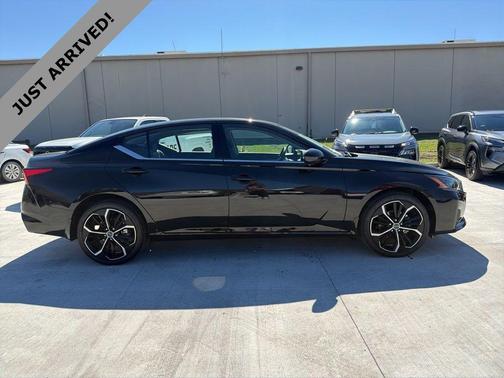 Super Black 2025 Nissan Altima SR AWD