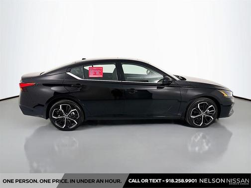 Super Black 2025 Nissan Altima SR AWD