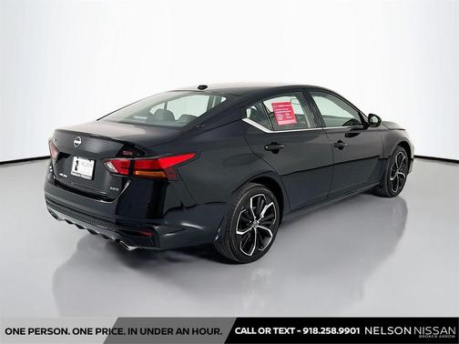 Super Black 2025 Nissan Altima SR AWD
