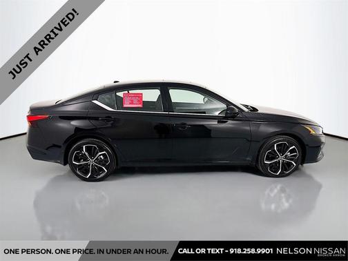 Super Black 2025 Nissan Altima SR AWD