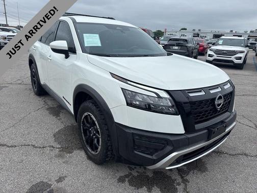 Glacier White 2023 Nissan Pathfinder Rock Creek 4WD