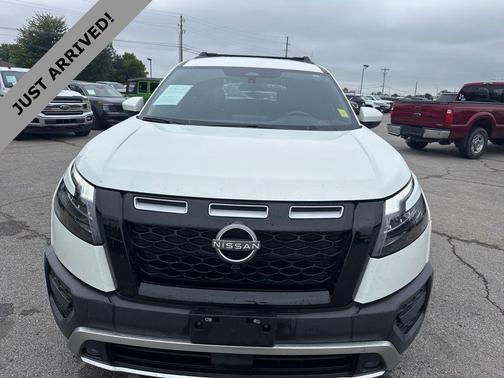 Glacier White 2023 Nissan Pathfinder Rock Creek 4WD