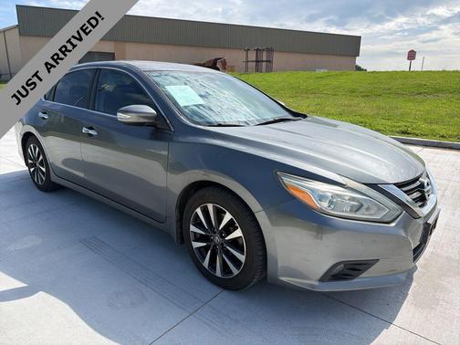 Gun Metallic 2016 Nissan Altima 2.5 SL