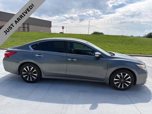 Gun Metallic 2016 Nissan Altima 2.5 SL