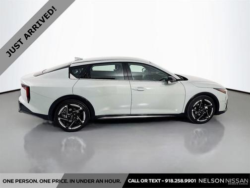 Morning Haze 2025 Kia K4 GT-Line
