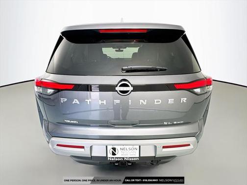 2025 Nissan Pathfinder SL 4WD