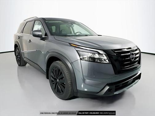 2025 Nissan Pathfinder SL 4WD