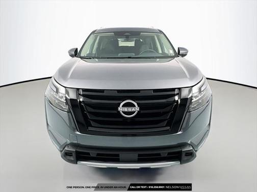 2025 Nissan Pathfinder SL 4WD