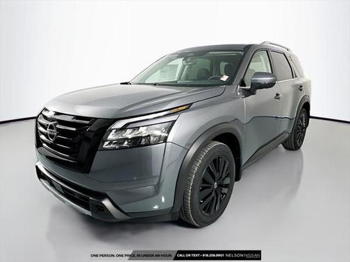 2025 Nissan Pathfinder SL 4WD