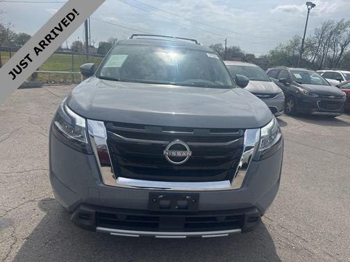 2024 Nissan Pathfinder Platinum FWD
