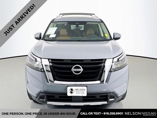 Boulder Gray Pearl 2024 Nissan Pathfinder Platinum FWD