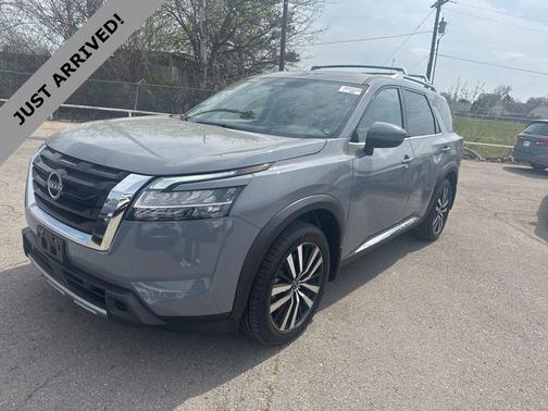 2024 Nissan Pathfinder Platinum FWD