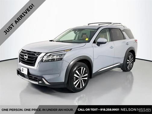 Boulder Gray Pearl 2024 Nissan Pathfinder Platinum FWD