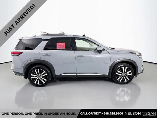 Boulder Gray Pearl 2024 Nissan Pathfinder Platinum FWD