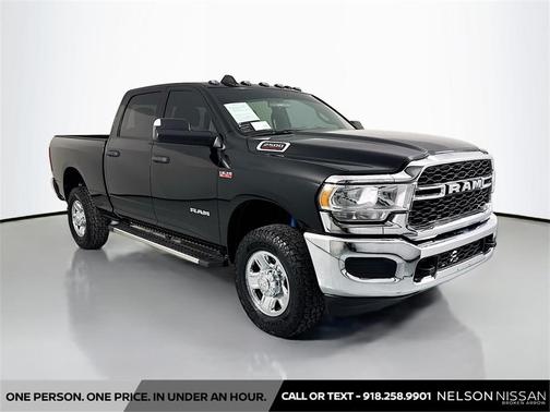 2022 RAM 2500 Tradesman Crew Cab 4x4 6'4' Box
