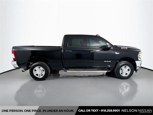 2022 RAM 2500 Tradesman Crew Cab 4x4 6'4' Box