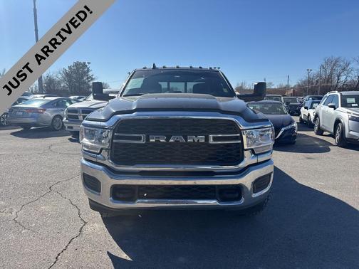2022 RAM 2500 Tradesman Crew Cab 4x4 6'4' Box
