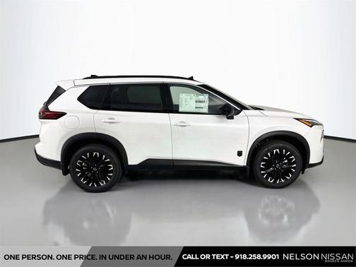 Everest White Pearl Tricoat 2026 Nissan Rogue Dark Armor