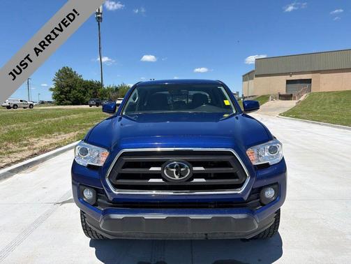 Blue Crush Metallic 2022 Toyota Tacoma SR5