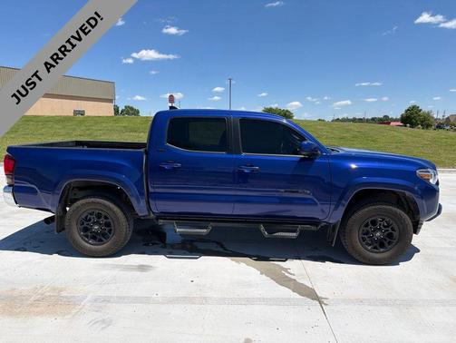 Blue Crush Metallic 2022 Toyota Tacoma SR5