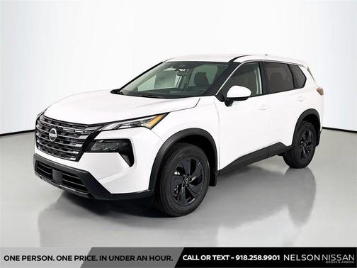 Everest White Pearl Tricoat 2026 Nissan Rogue SV