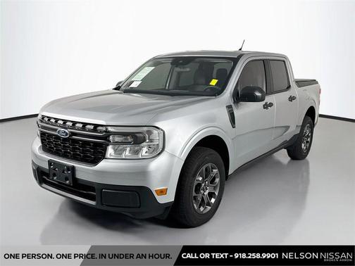 Iconic Silver Metallic 2024 Ford Maverick XLT