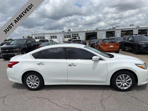 Glacier White 2016 Nissan Altima 2.5 S