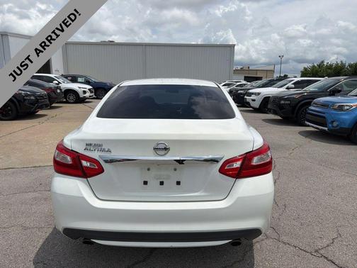 Glacier White 2016 Nissan Altima 2.5 S