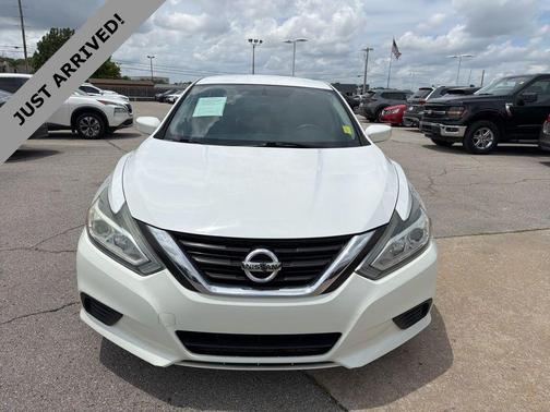 Glacier White 2016 Nissan Altima 2.5 S