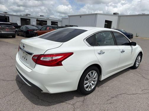 Glacier White 2016 Nissan Altima 2.5 S