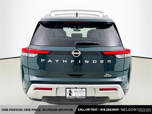 2024 Nissan Pathfinder SL FWD