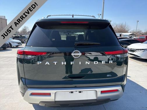 2024 Nissan Pathfinder SL FWD